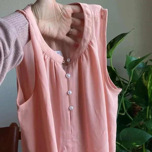 Blush pink top with pearl buttons - Picture 6 of 8
